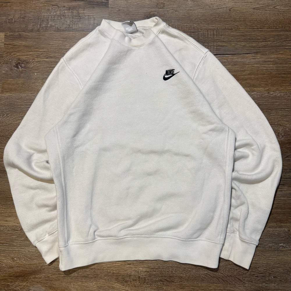 Men’s‎ White Nike Crewneck